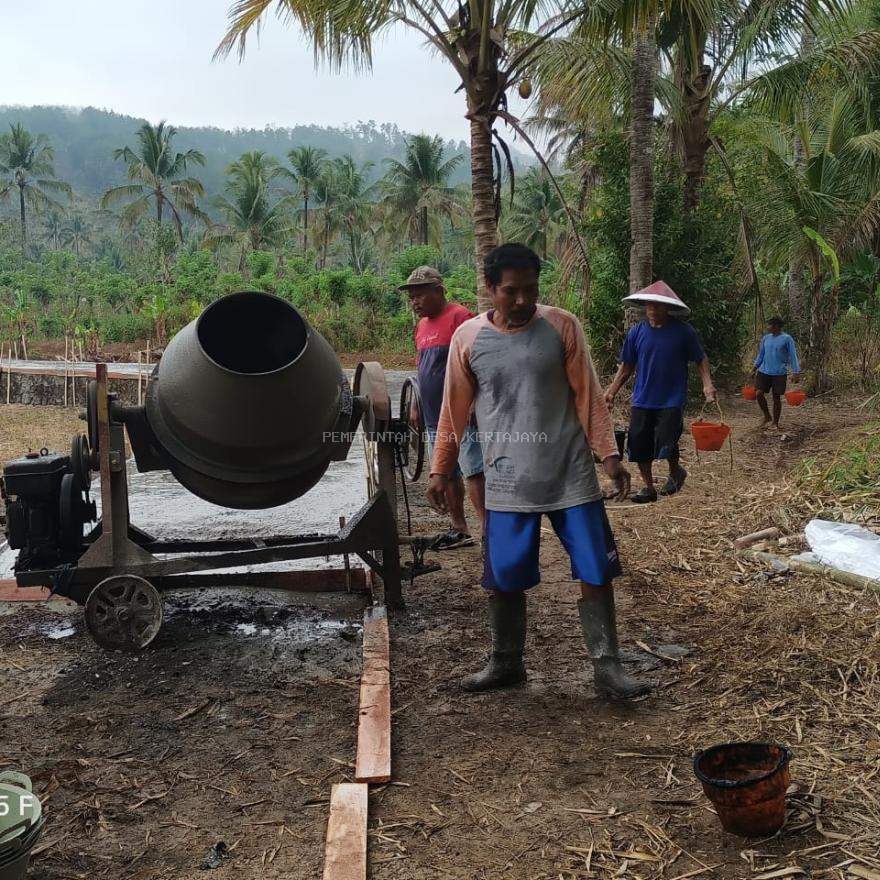 PEMBANGUNAN JALAN USAHA TANI DUSUN CIGLAGAH