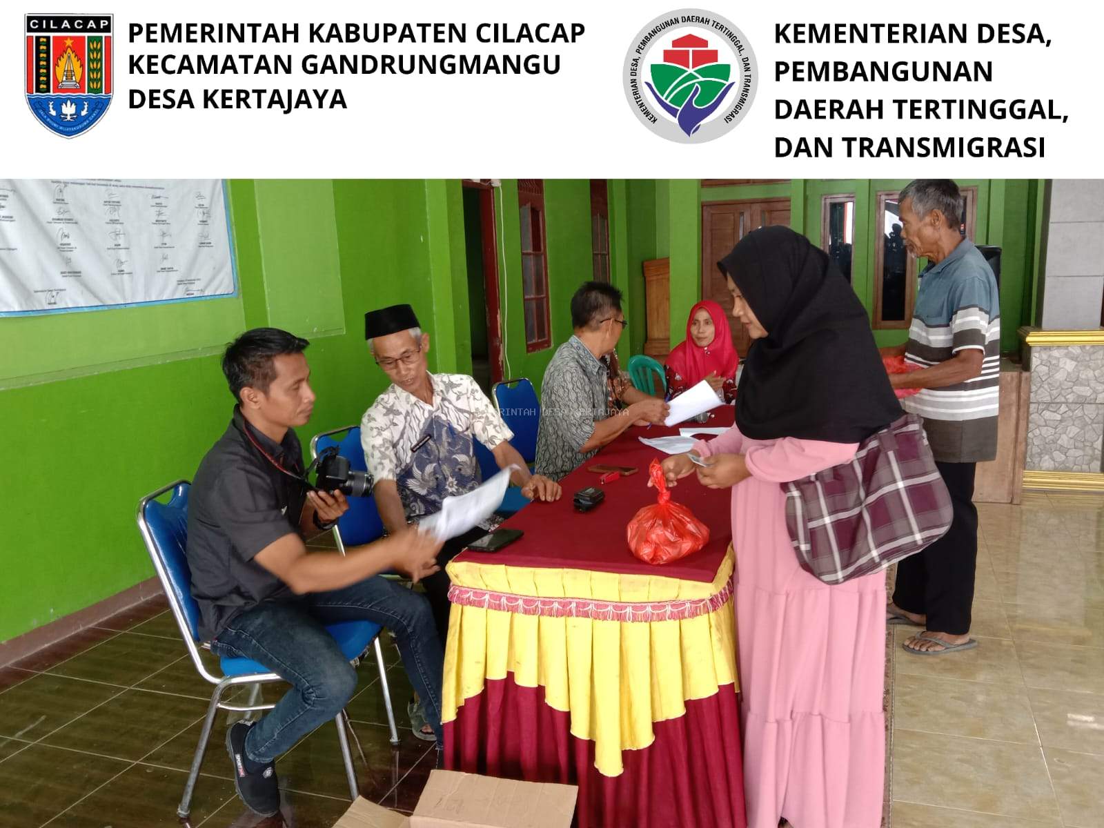 PENYALURAN BANTUAN TELUR CEGAH STUNTING DI DESA KERTAJAYA